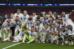 2023-24 시즌 UEFA 챔피언스리그 우승을 차지한 레알 마드리드 선수단 단체 사진